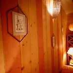 Du Hotel 2*